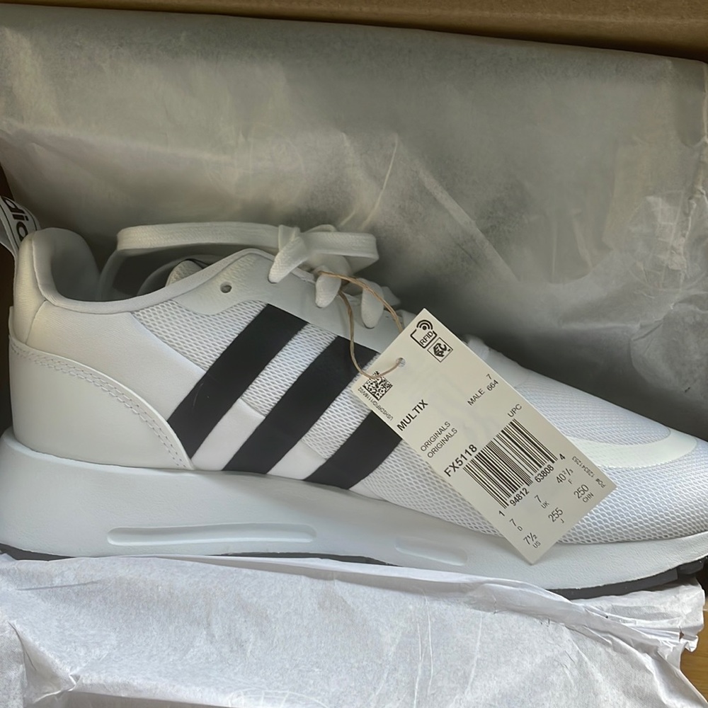 BRAND NEW IN BOX Adidas Originals MultiX sneakers
